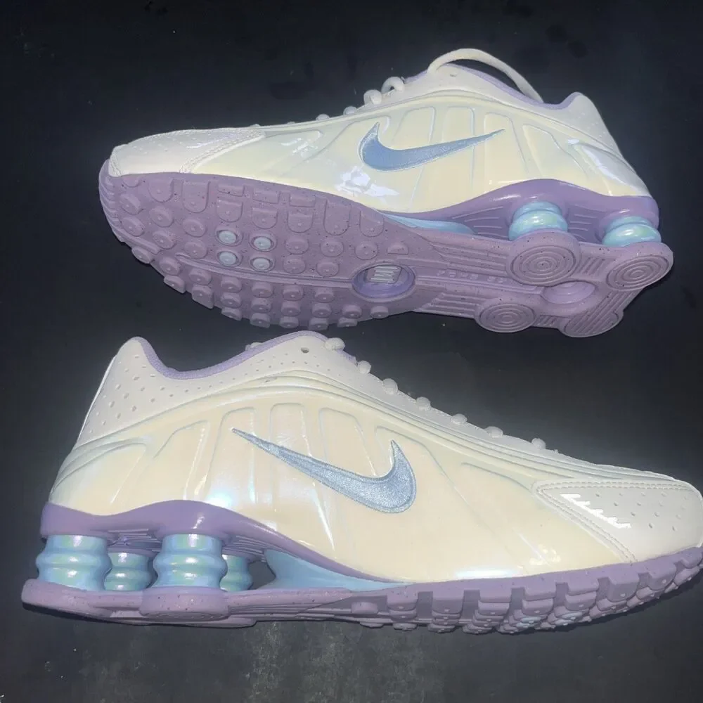 Ih4050-001 Nike Shox R4 Soft Pearl Hydrangeas Size 6.5